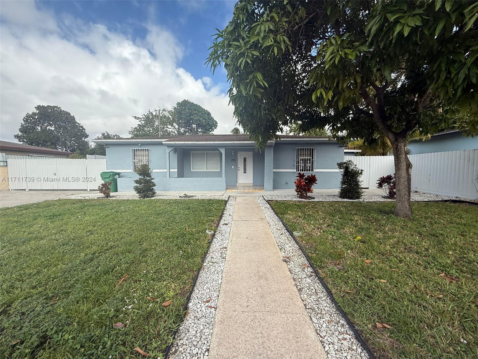 Property for Sale at 255 Nw 189th St, Miami Gardens, Broward County, Florida - Bedrooms: 3 
Bathrooms: 3  - $540,000