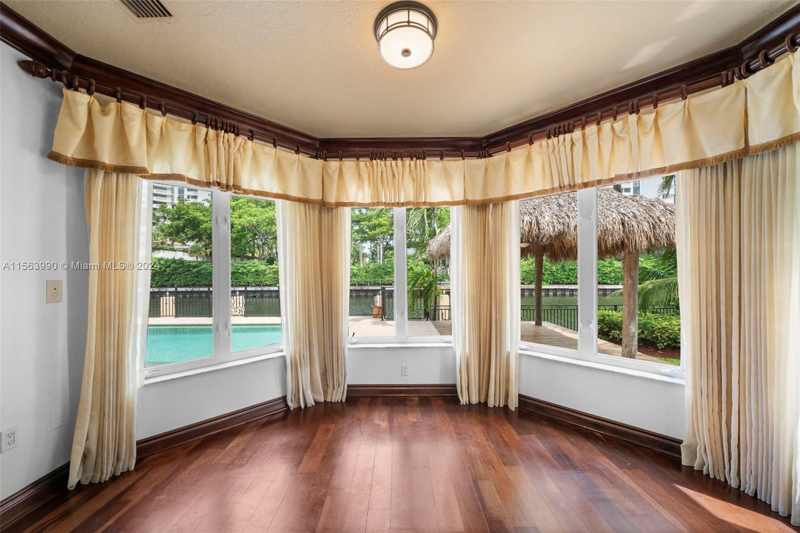 EASTERN SHORES 1ST ADDN - Residential