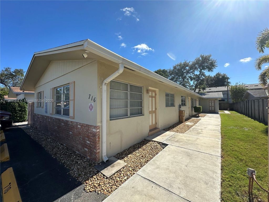 Photo of 716 SE 16th St #2, Fort Lauderdale, FL 33316 (MLS # A11869064)