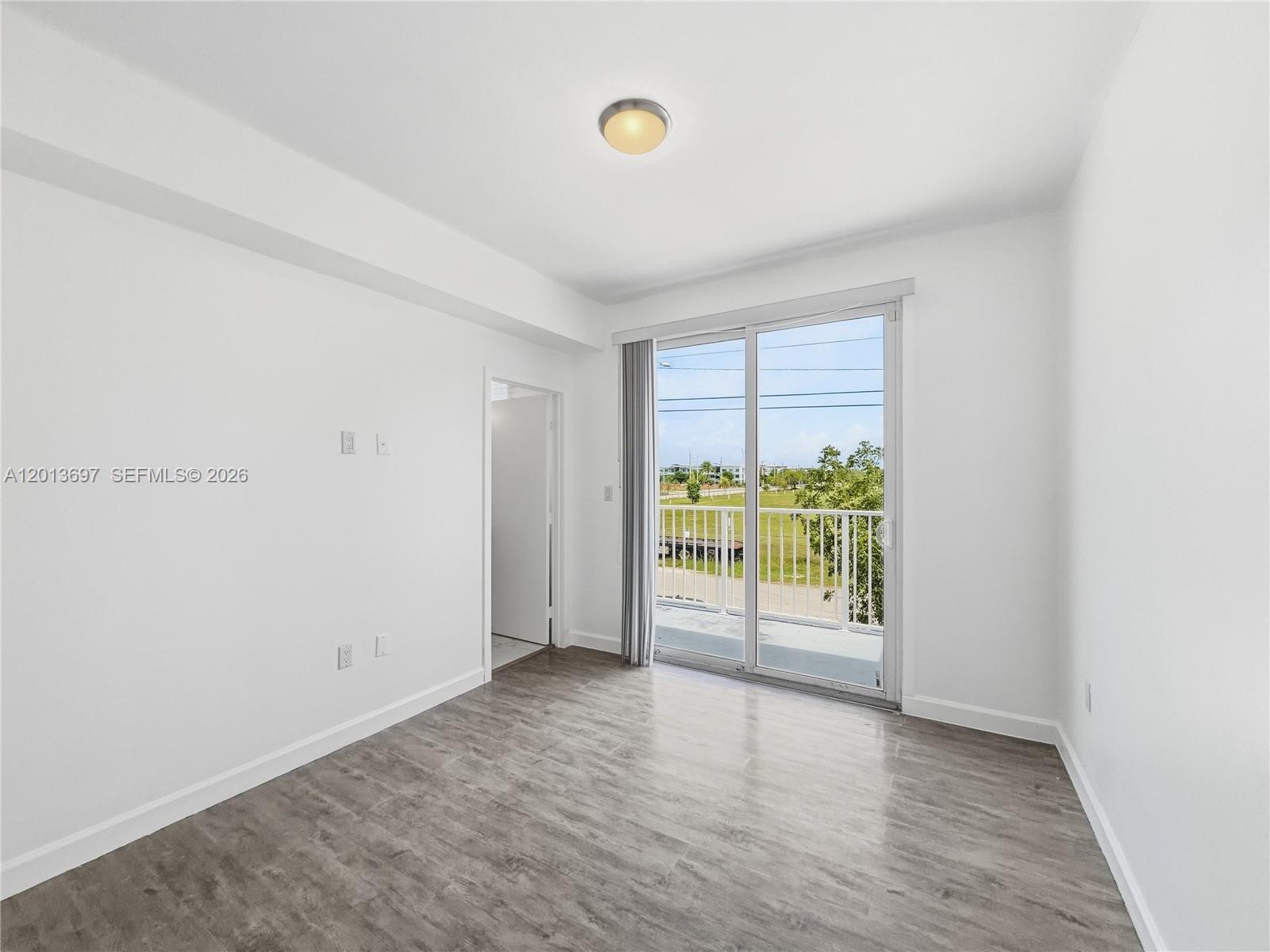 VITRAN AT NARANJA ESTATES - Residential Lease