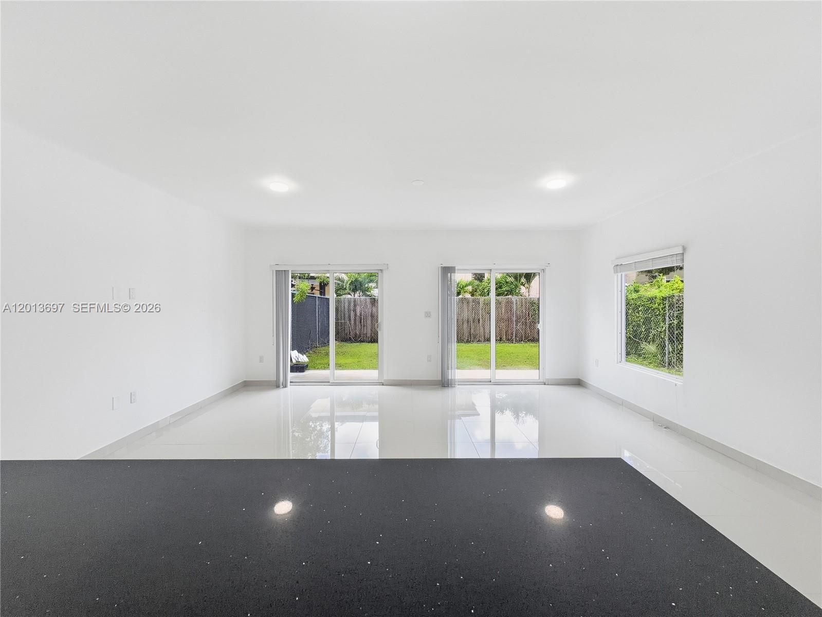 VITRAN AT NARANJA ESTATES - Residential Lease
