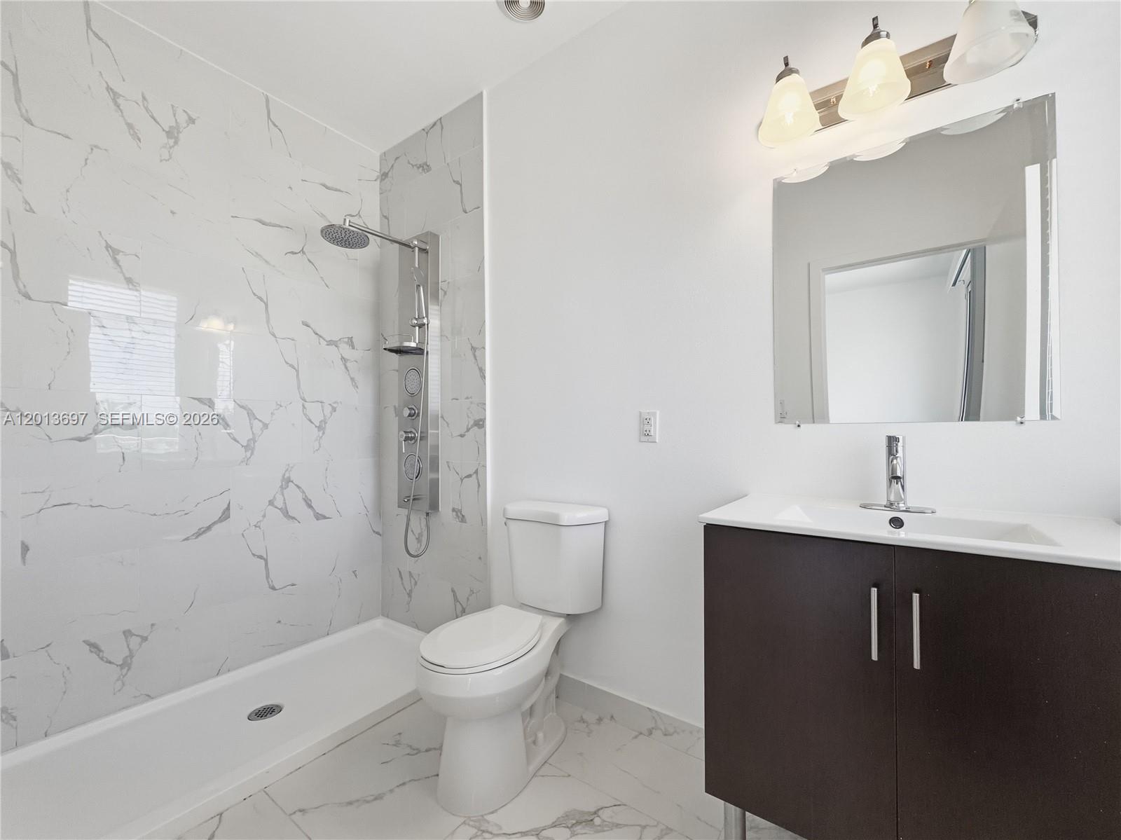 VITRAN AT NARANJA ESTATES - Residential Lease