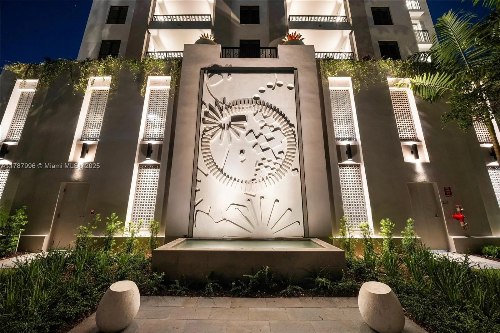 Coral Gables, Florida 33134, United States, 2 Bedrooms Bedrooms, ,2 BathroomsBathrooms,Residential,Active,114868