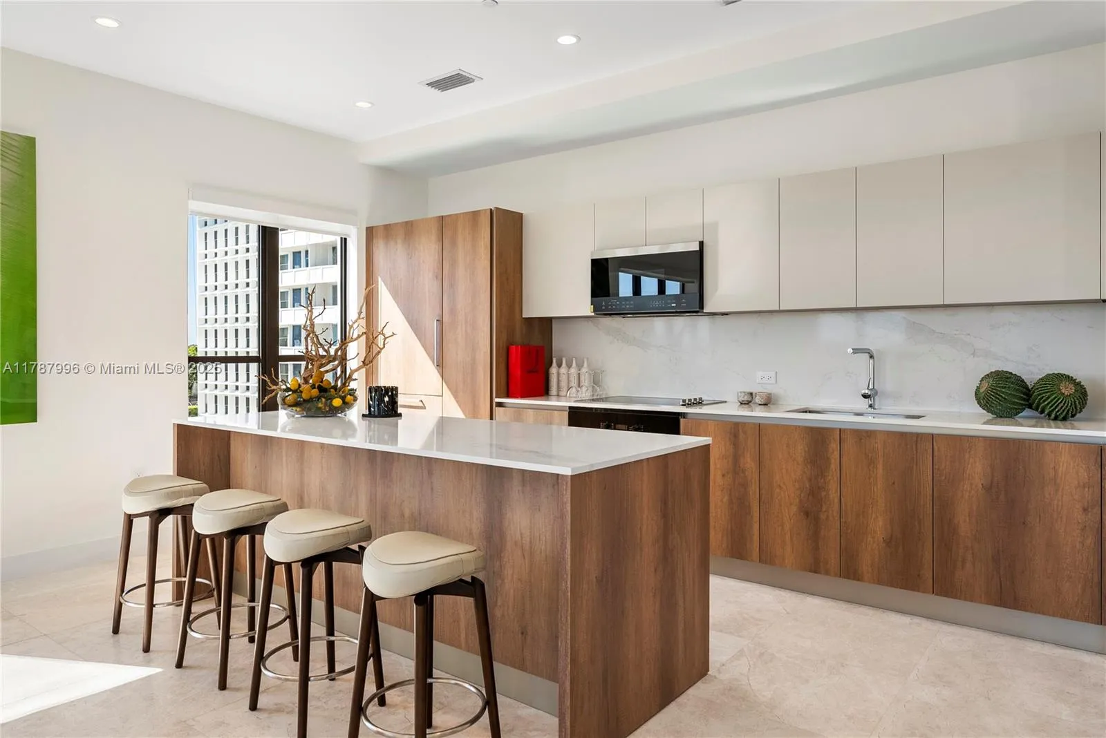 Coral Gables, Florida 33134, United States, 2 Bedrooms Bedrooms, ,2 BathroomsBathrooms,Residential,Active,114868