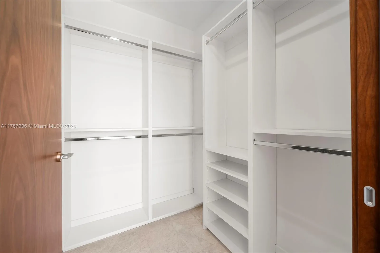 Coral Gables, Florida 33134, United States, 2 Bedrooms Bedrooms, ,2 BathroomsBathrooms,Residential,Active,114868