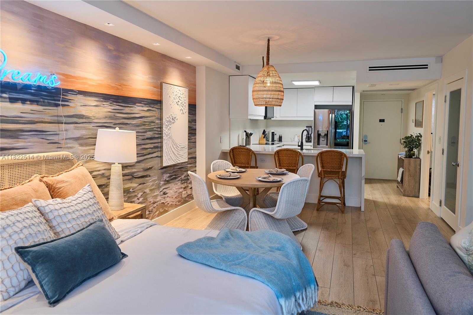 2301 Collins Ave 329, Miami Beach, FL, 33139/$775,000 2 2301 Collins Ave 329