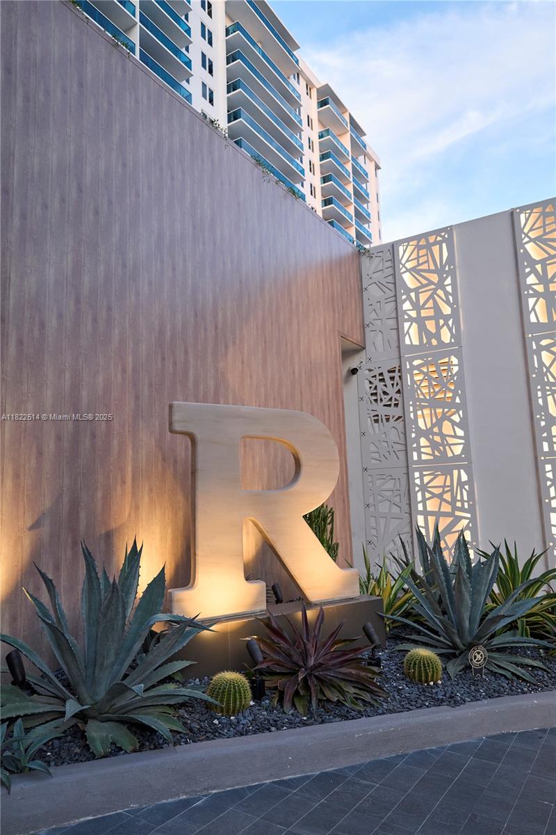 RONEY PALACE CONDO - Residential