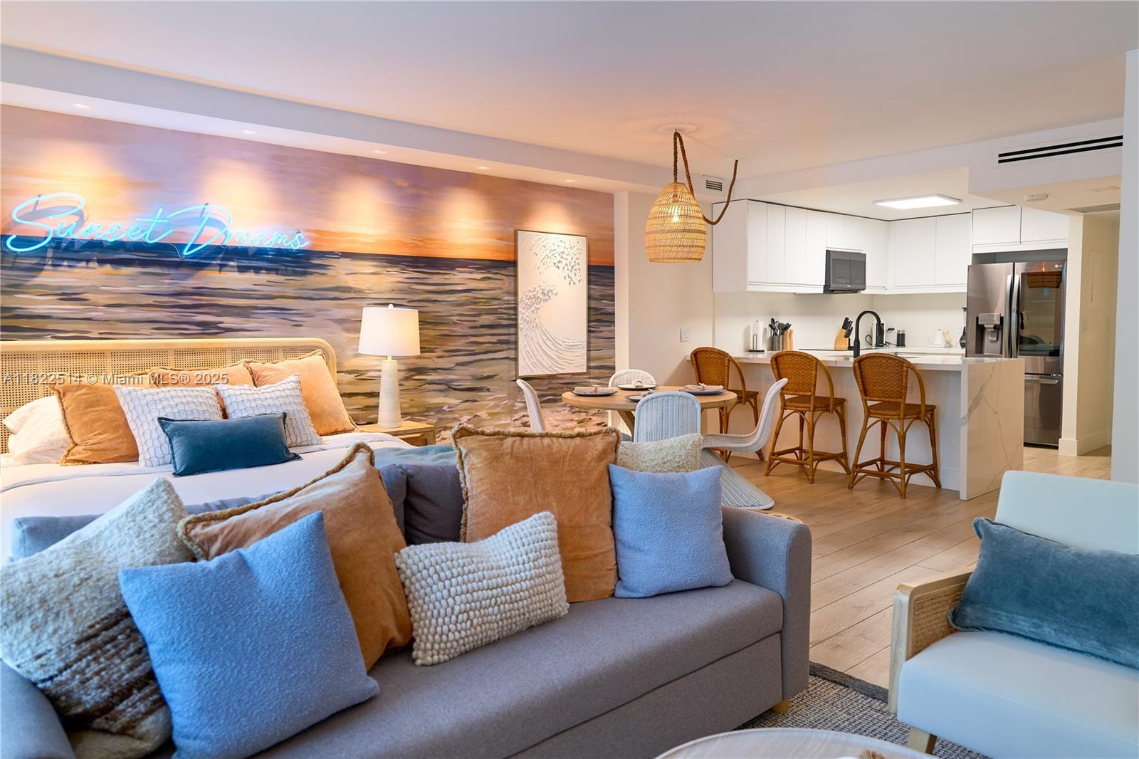 RONEY PALACE CONDO - Residential