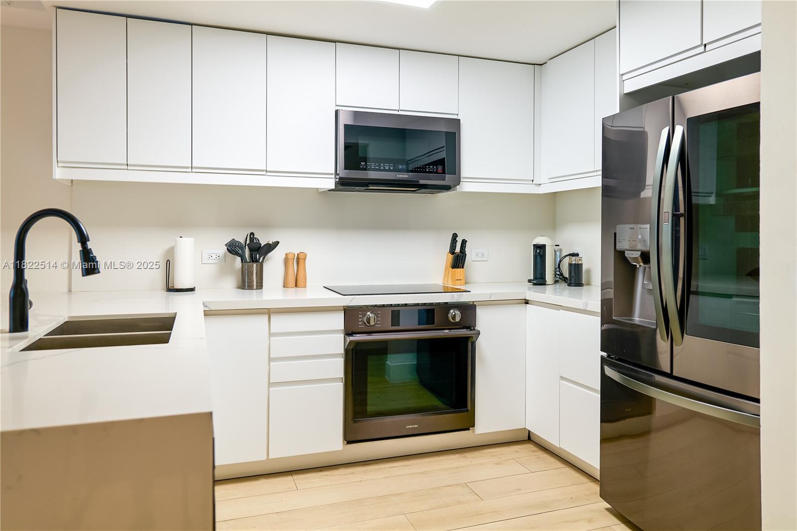 RONEY PALACE CONDO - Residential