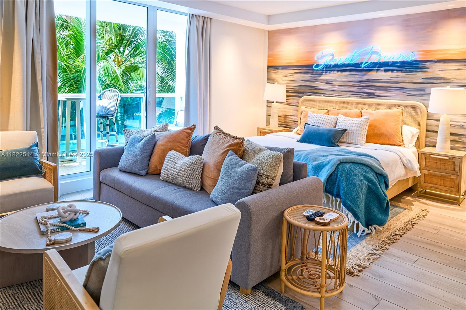 2301 Collins Ave 329