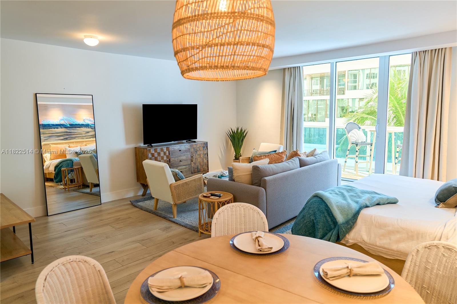 RONEY PALACE CONDO - Residential