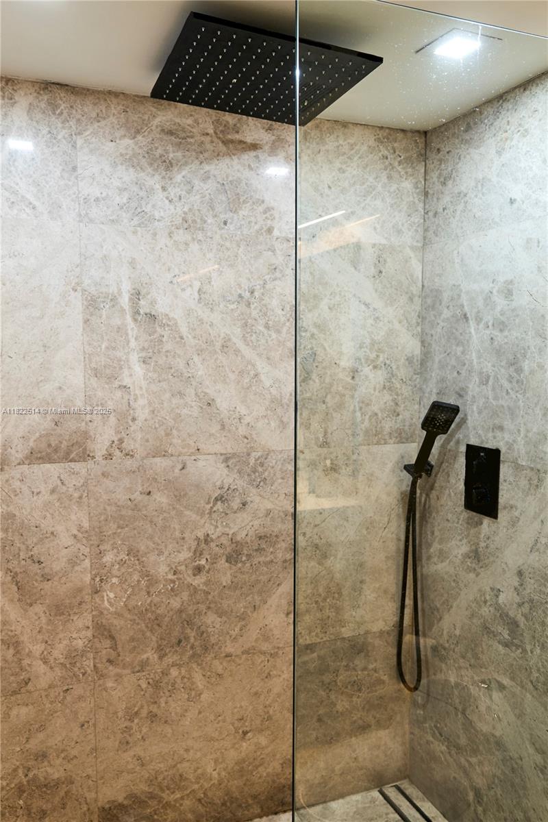 RONEY PALACE CONDO - Residential