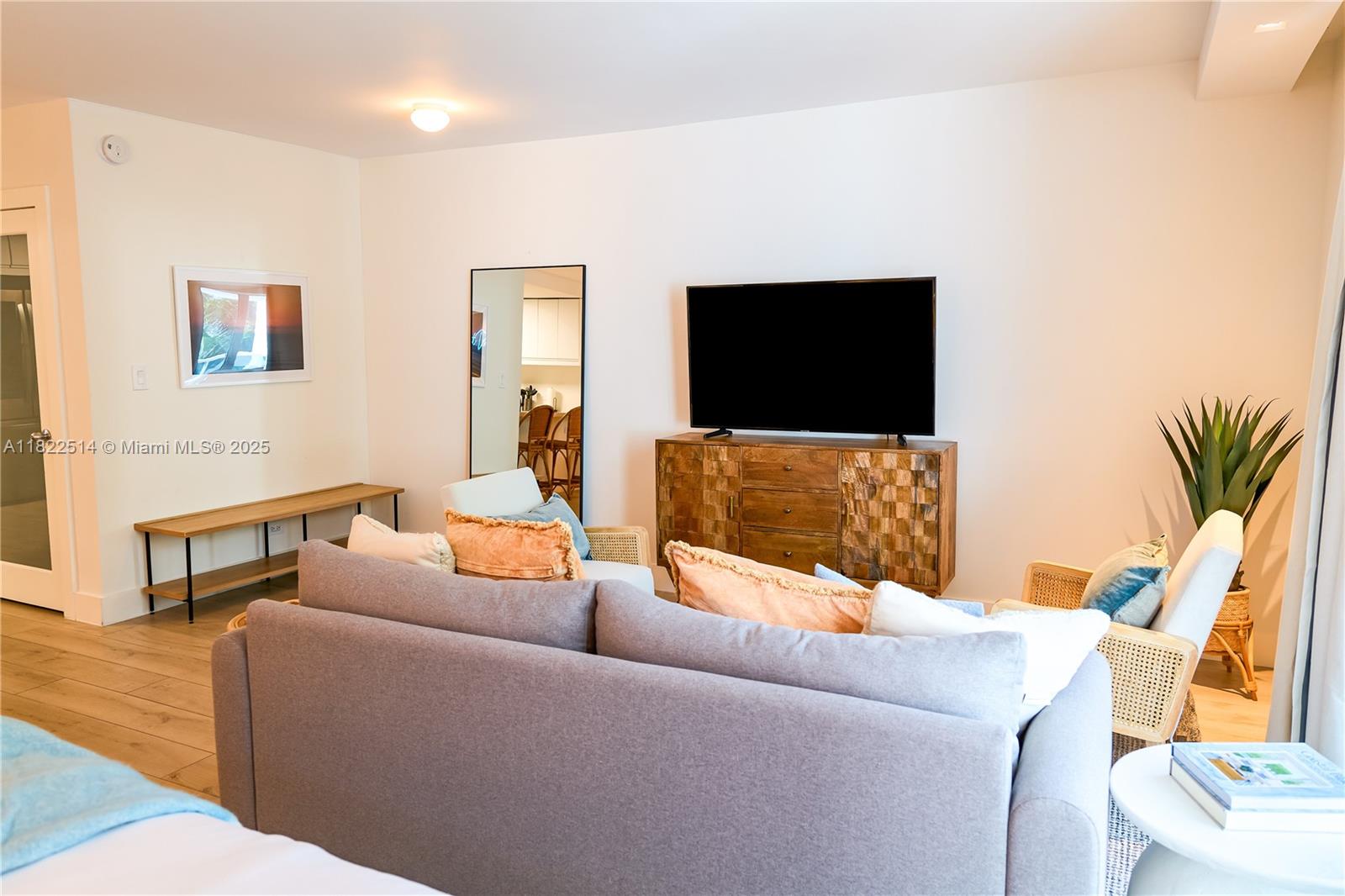 RONEY PALACE CONDO - Residential