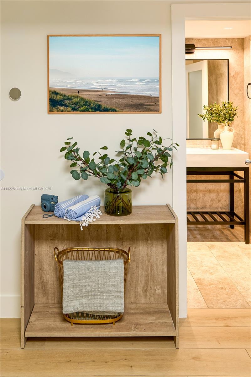 RONEY PALACE CONDO - Residential