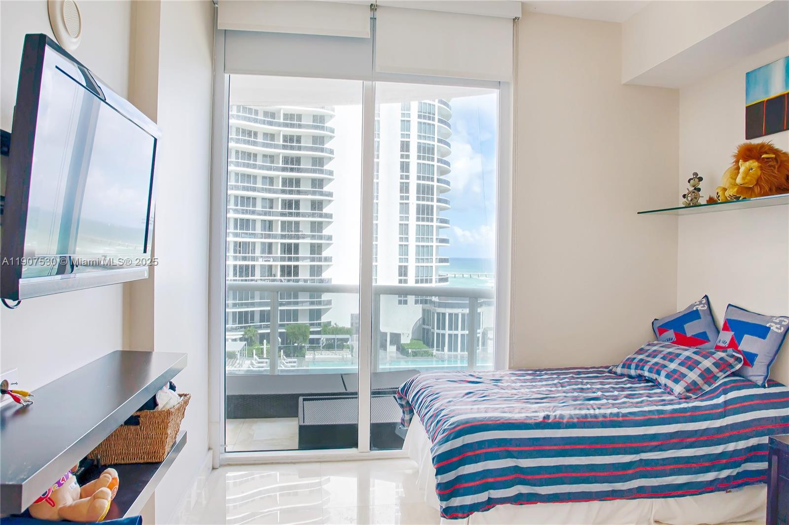 TDR TOWER II CONDO - Residential Lease