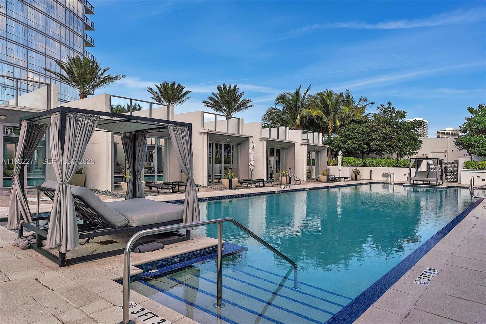 PARAMOUNT MIAMI WORLDCENTR - Residential