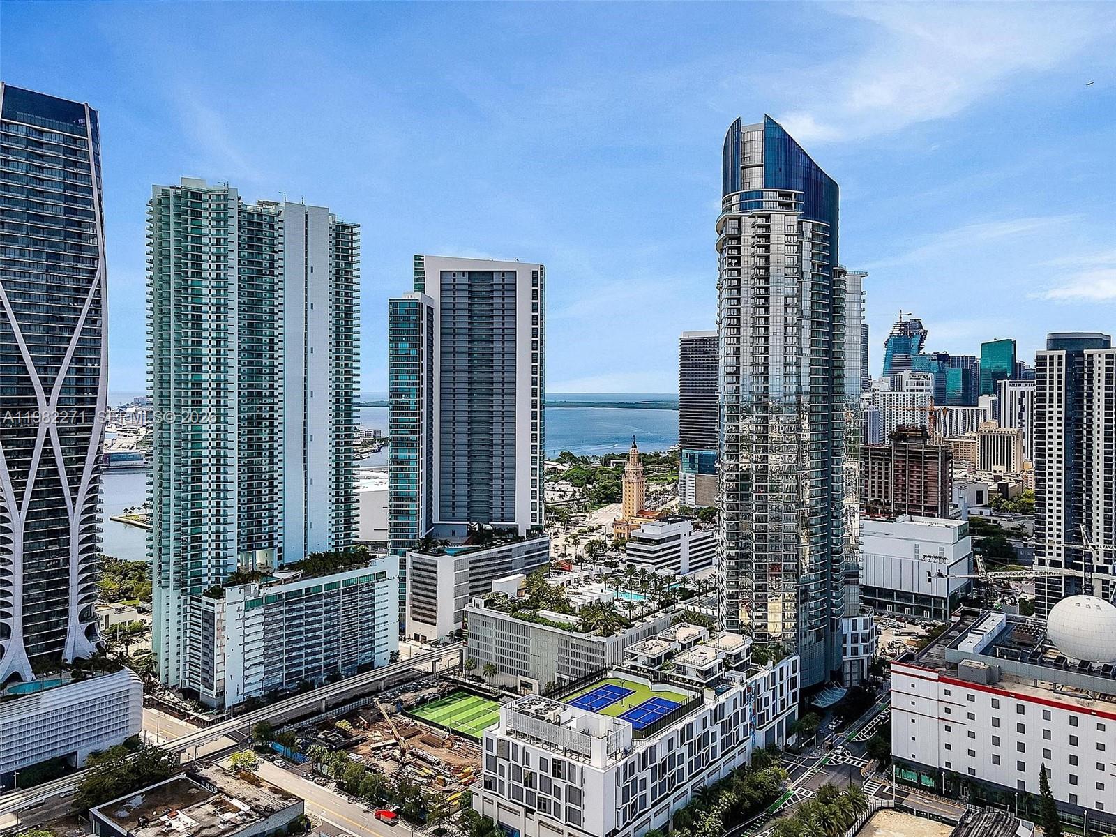 PARAMOUNT MIAMI WORLDCENTR - Residential