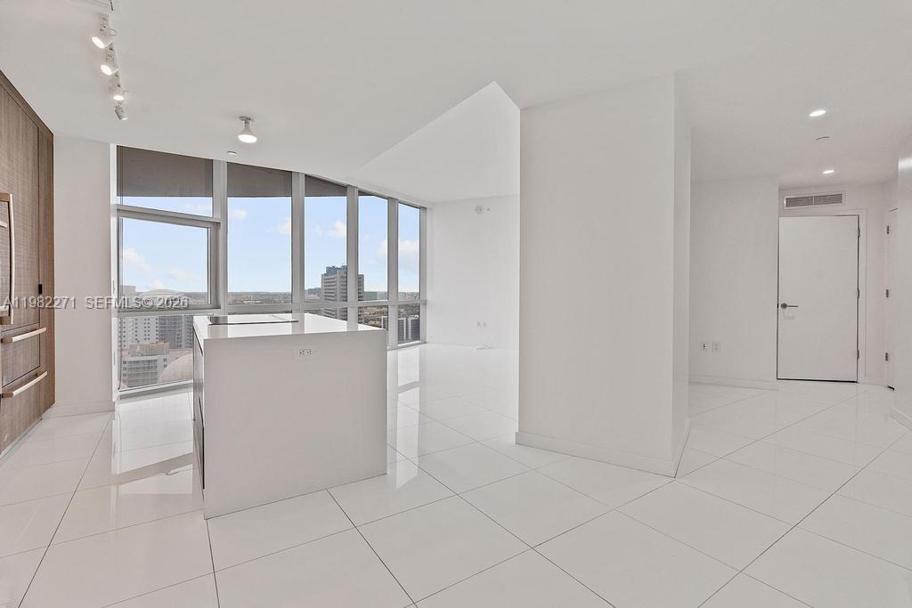 PARAMOUNT MIAMI WORLDCENTR - Residential