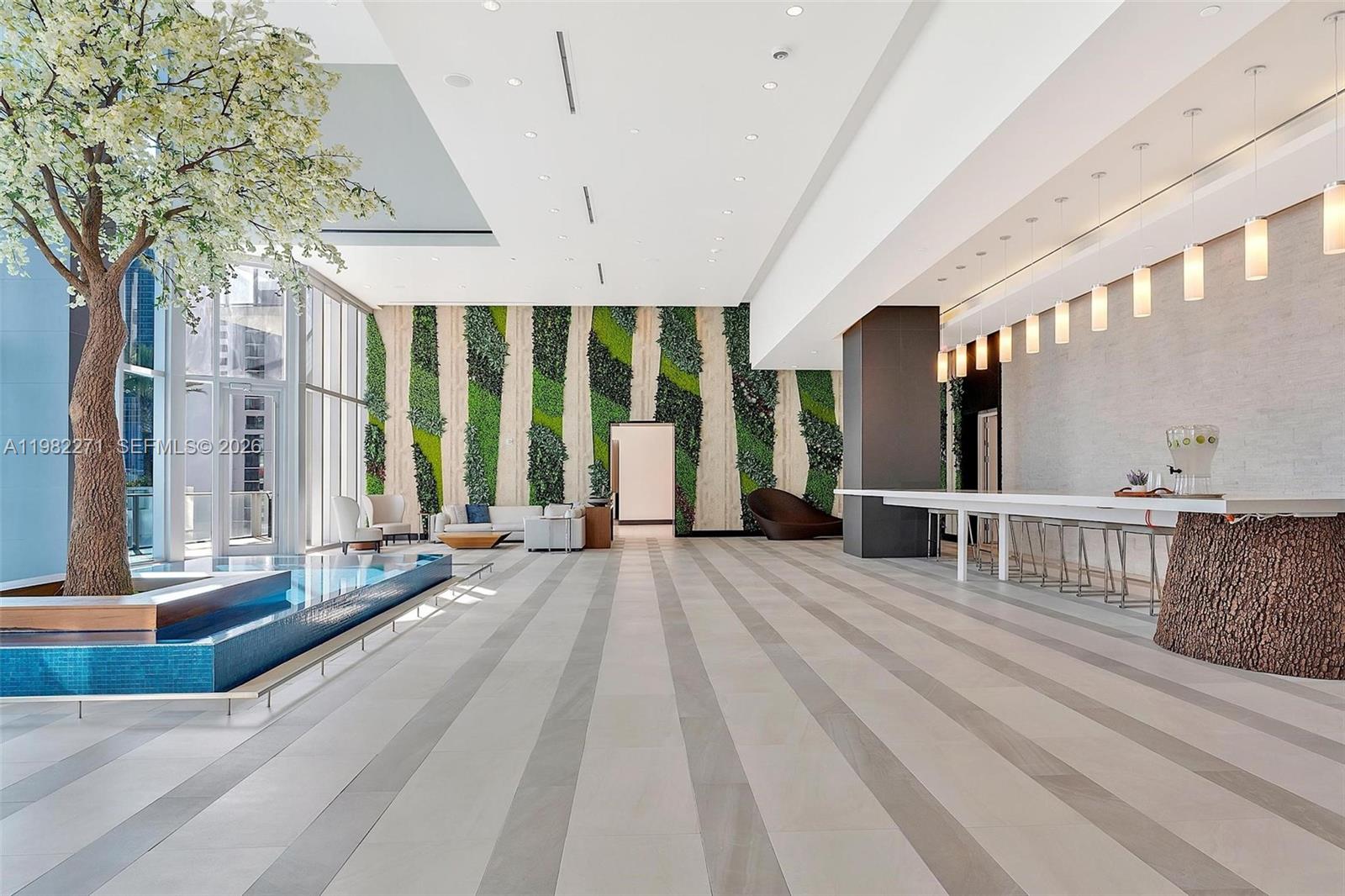 PARAMOUNT MIAMI WORLDCENTR - Residential