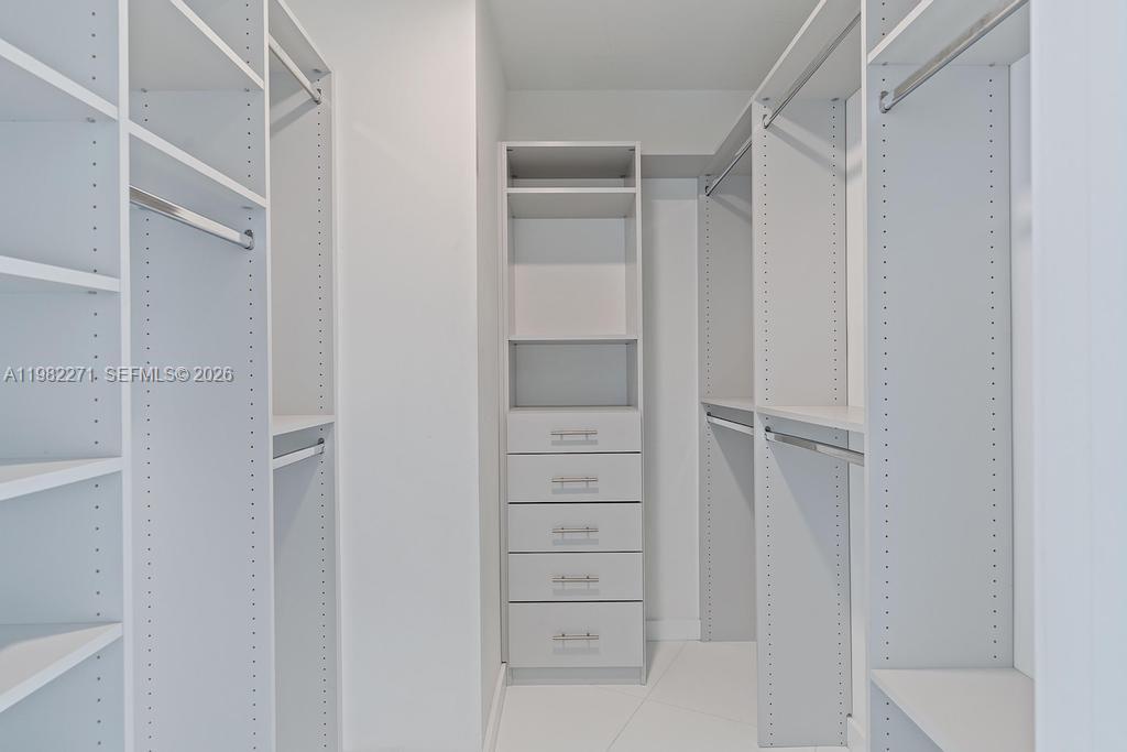 PARAMOUNT MIAMI WORLDCENTR - Residential