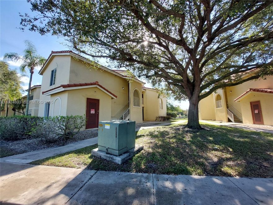 OPPORTUNITY!!! Great 2/2 Condo with excellent location near Sawgrass, Amerant Arena, restaurants, major highways and much more. Community have pools, tennis courts and gym. Largest model in the building, corner with independent entrance and water view. Washer & Dryer in the unit. A must see it wont last!
Tenant in place until June 2026 so it will generate income since day 1!!!