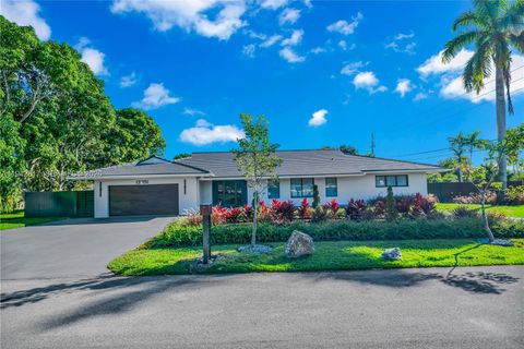 Photo of 12751 SW 92nd Ct, Miami, FL 33176 (MLS # A11942817)