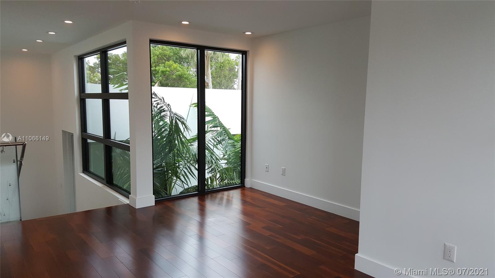 BISCAYNE KEY ESTATES - Residential