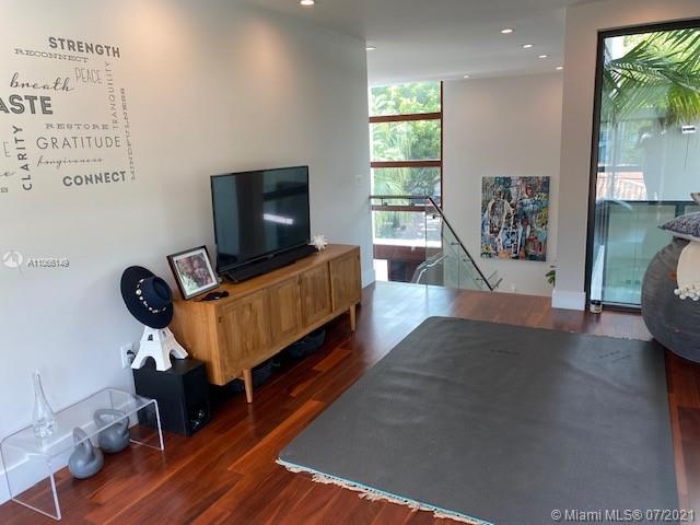 BISCAYNE KEY ESTATES - Residential