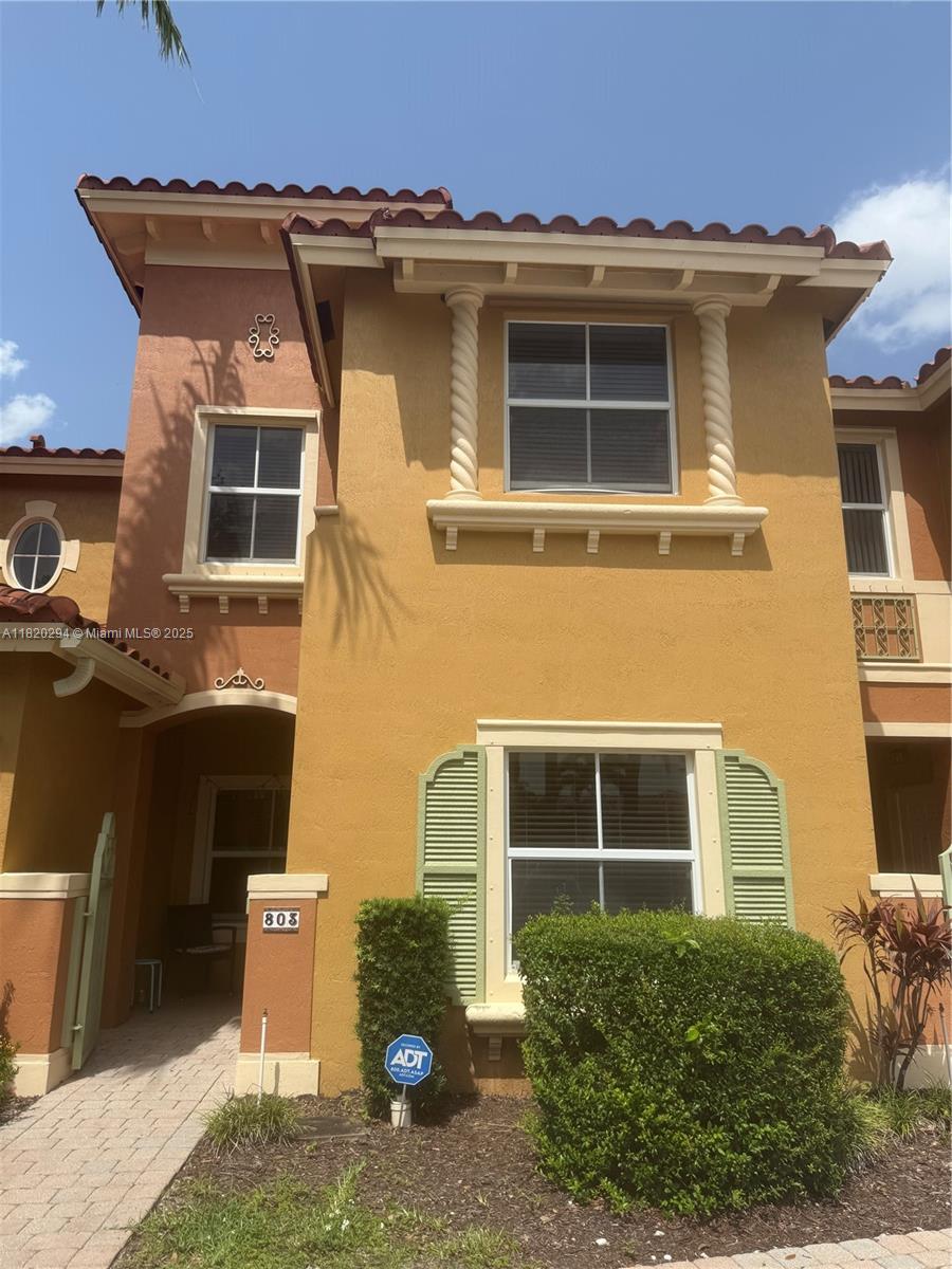 803 Sw 143rd Ave, Pembroke Pines, Miami-Dade County, Florida - 3 Bedrooms  
3 Bathrooms - 