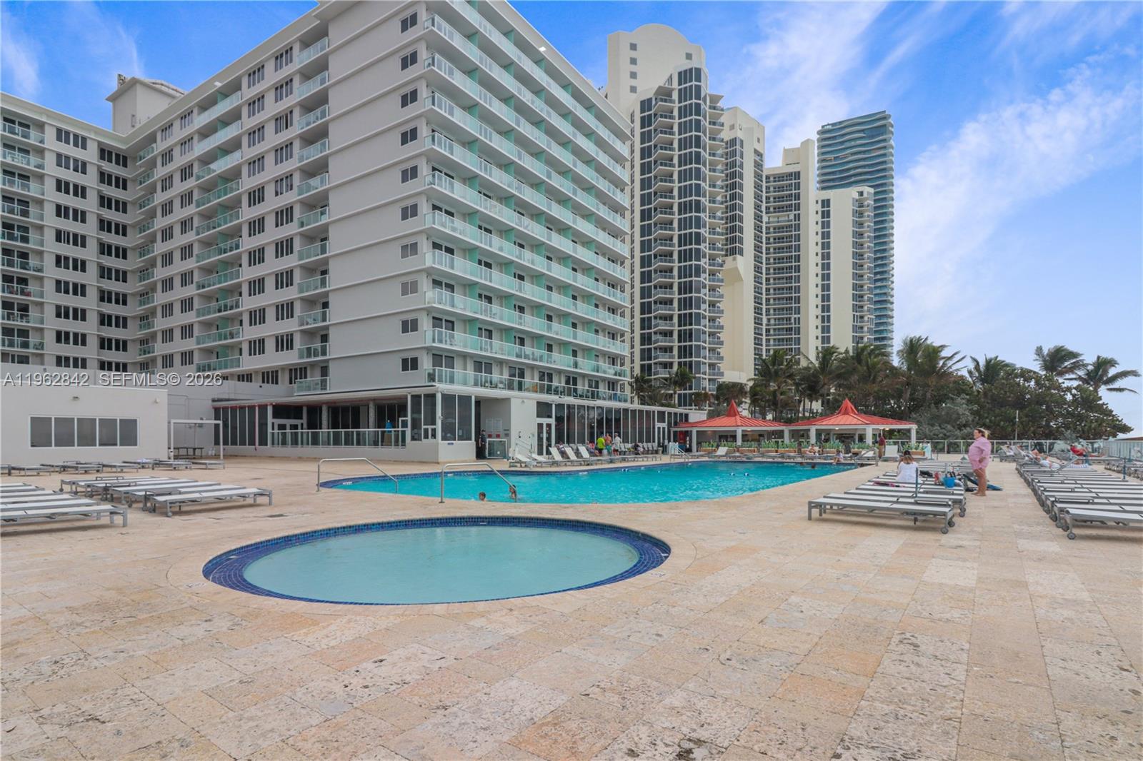 THE AVENTURA BEACH CLUB C - Residential