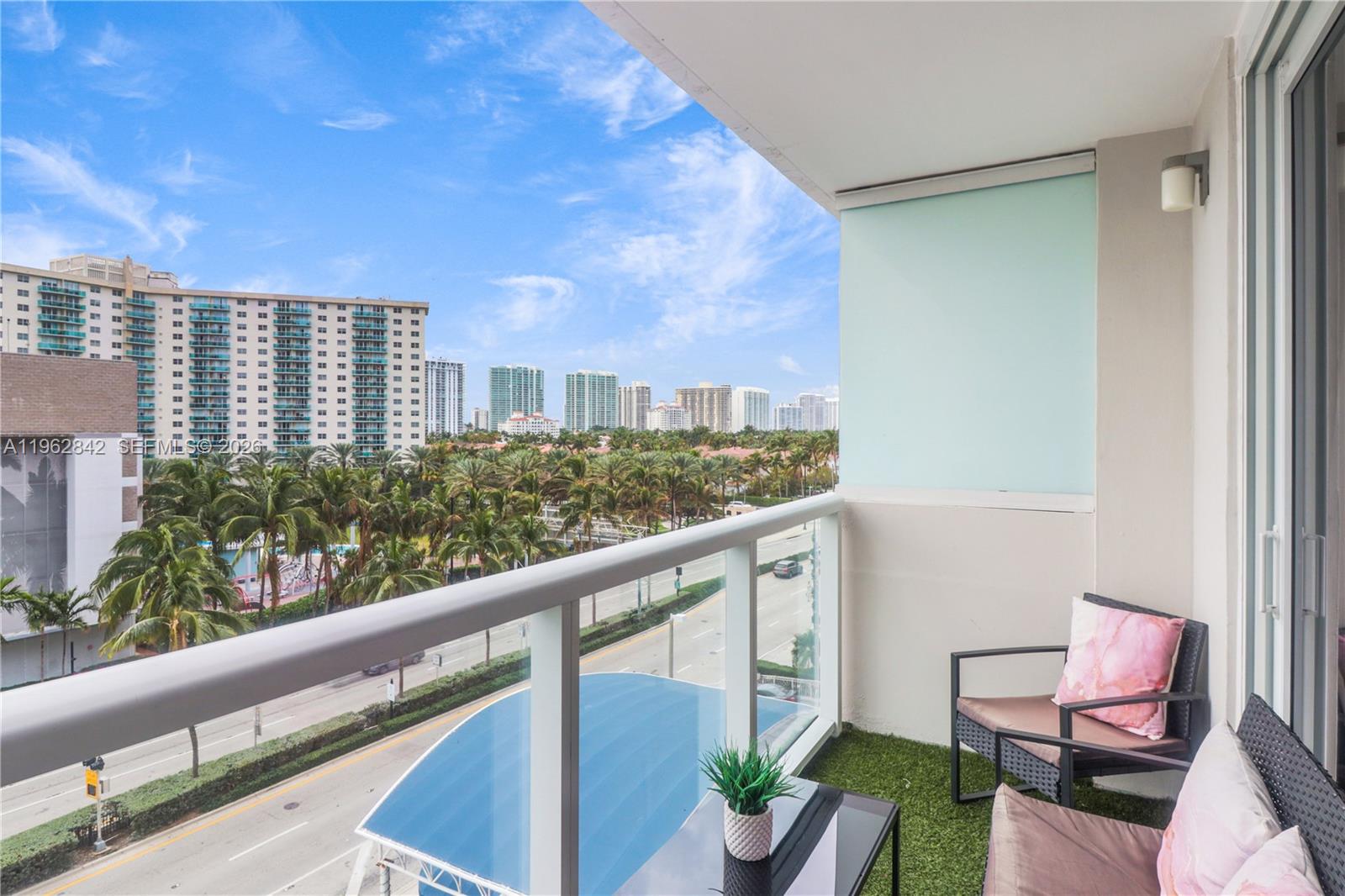 THE AVENTURA BEACH CLUB C - Residential