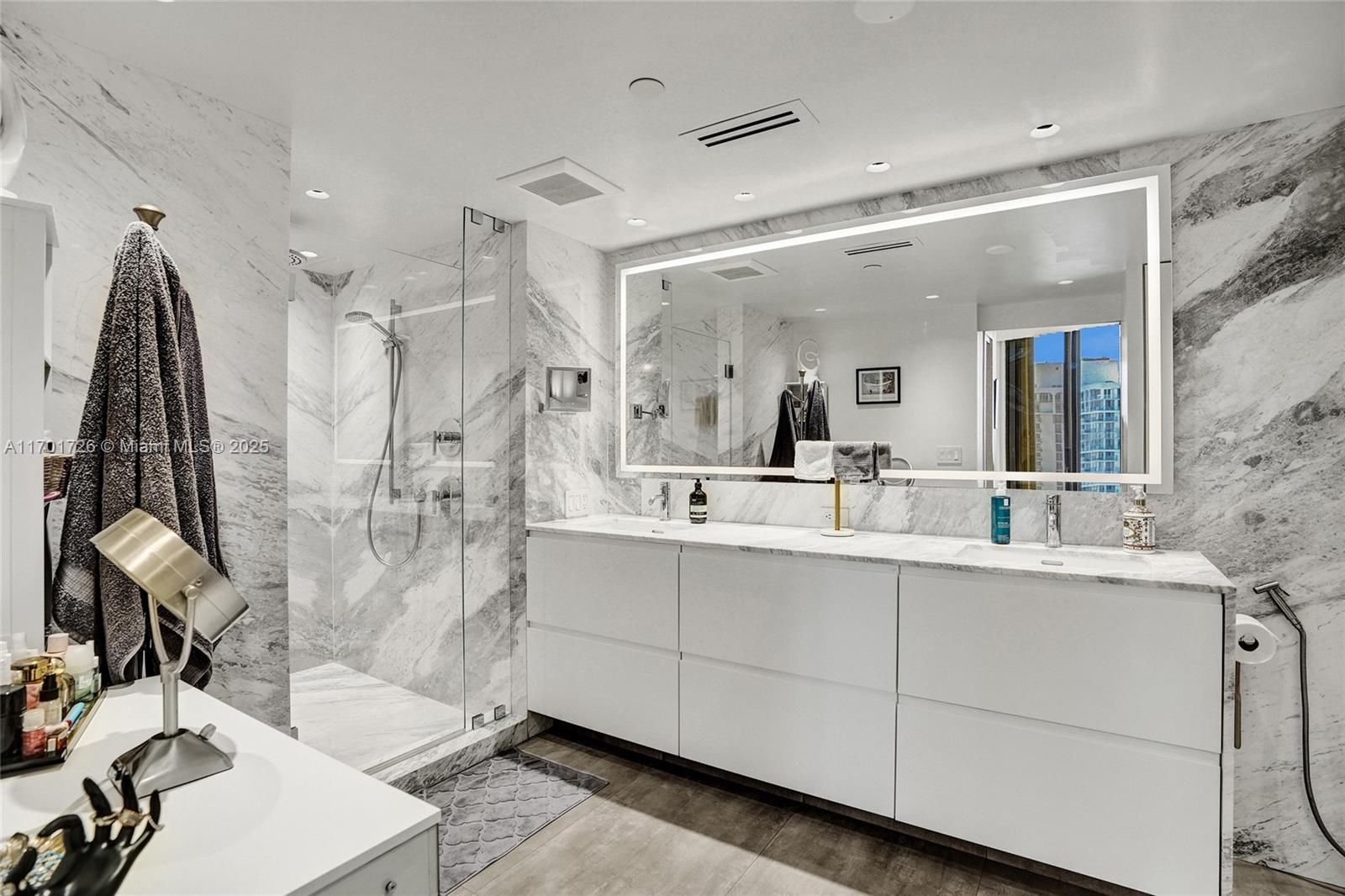 TERRACES NORTH TURNBERRY - Residential