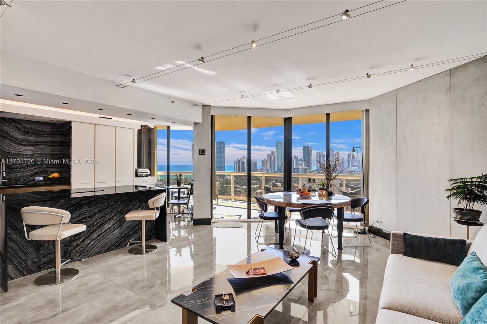 TERRACES NORTH TURNBERRY - Residential