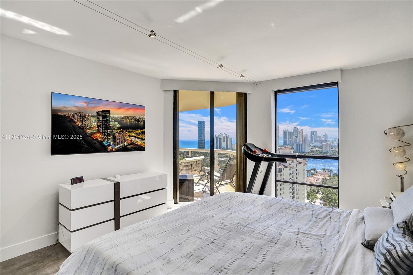 TERRACES NORTH TURNBERRY - Residential