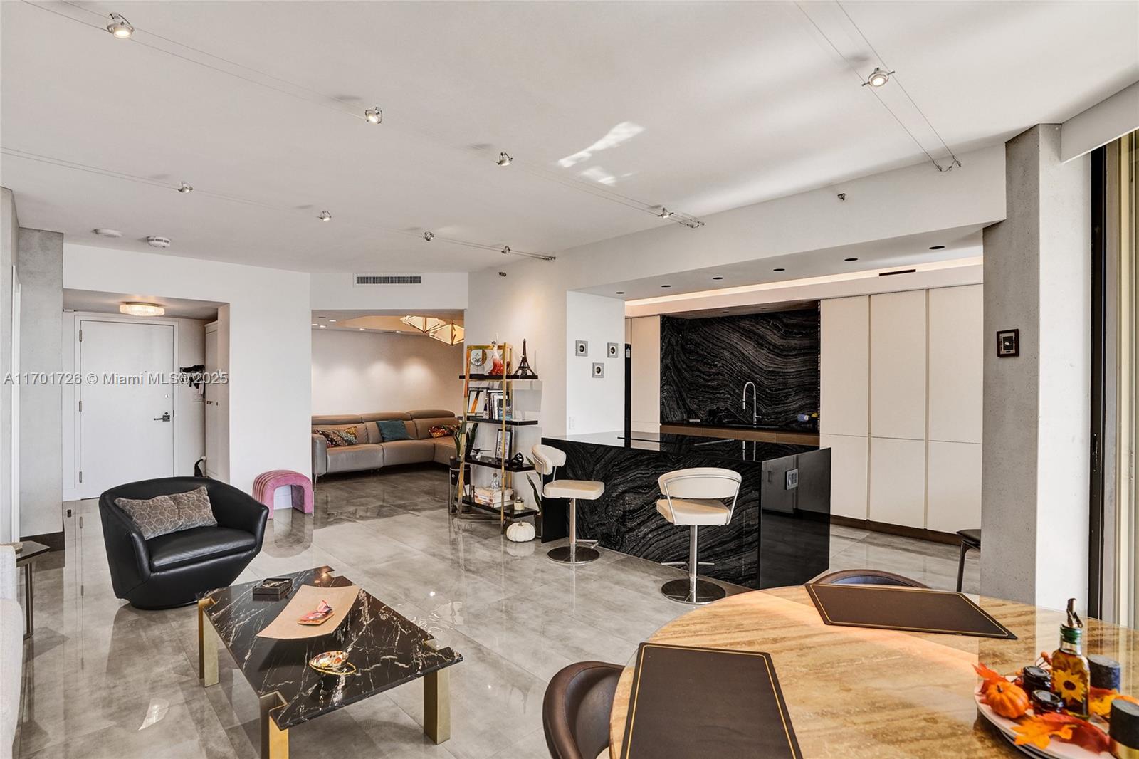 TERRACES NORTH TURNBERRY - Residential