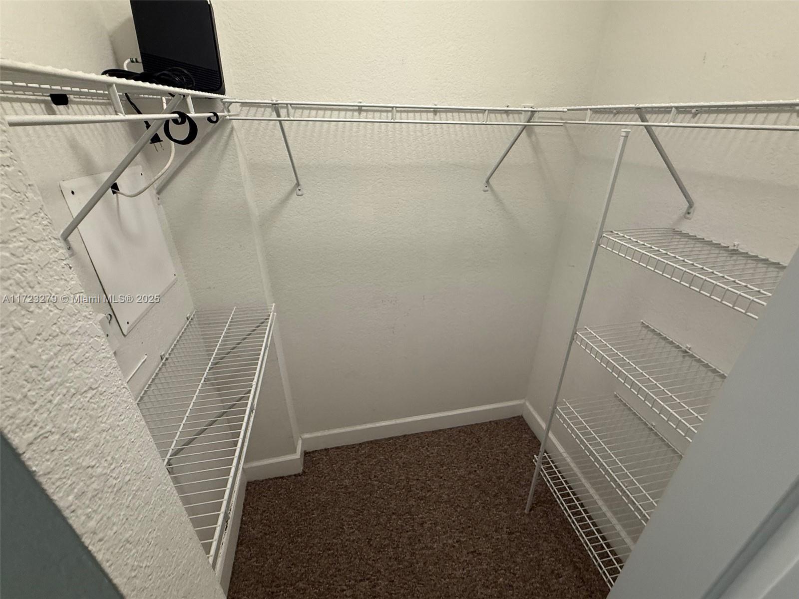 RADIUS CONDO - Residential