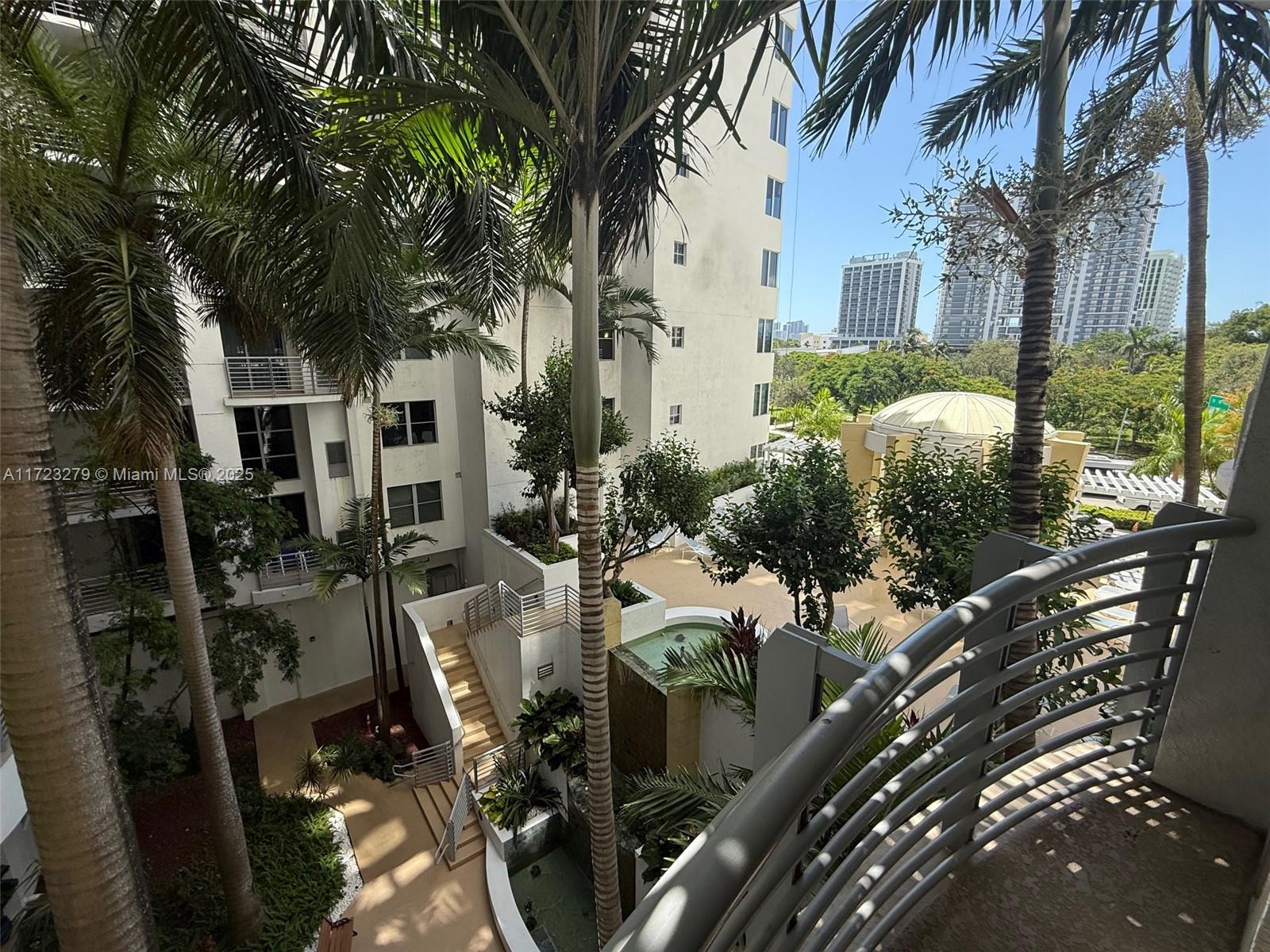 RADIUS CONDO - Residential