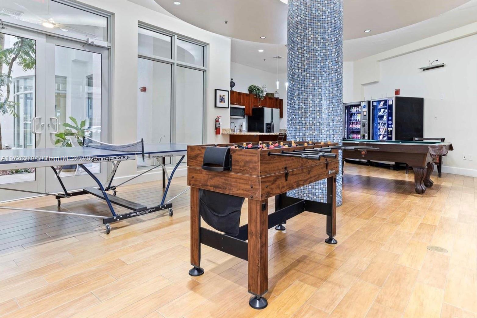 RADIUS CONDO - Residential