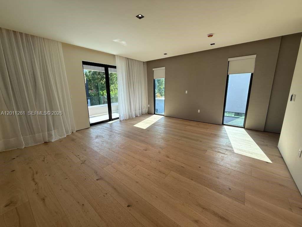 BRICKELL ESTATES - Residential