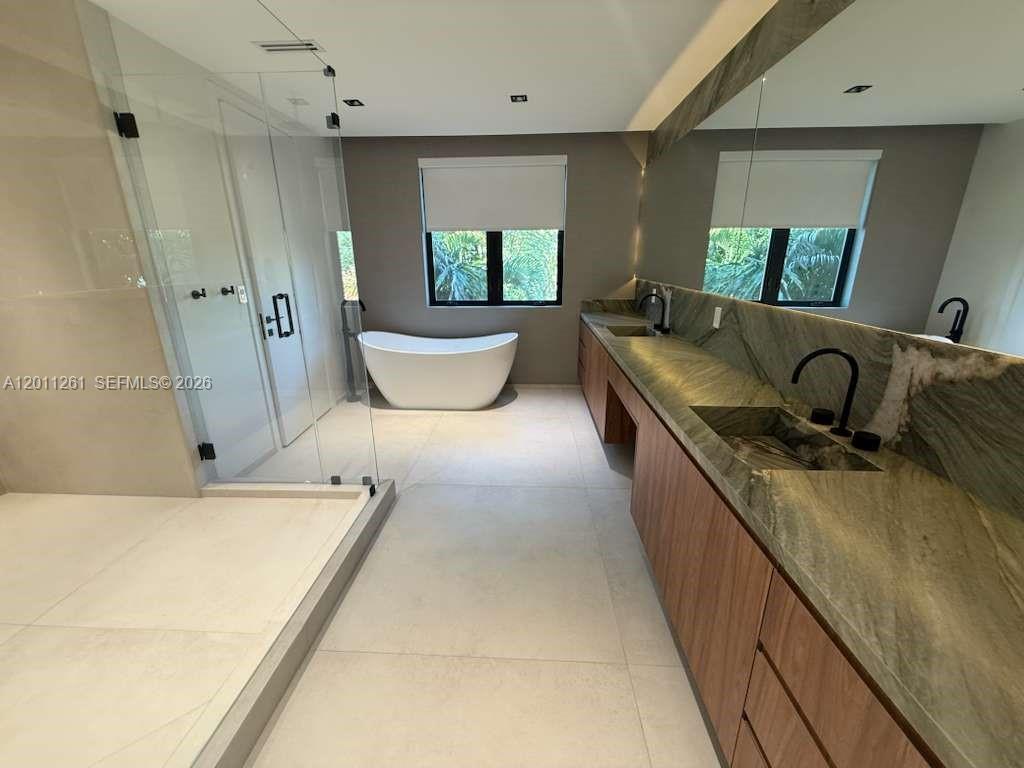 BRICKELL ESTATES - Residential