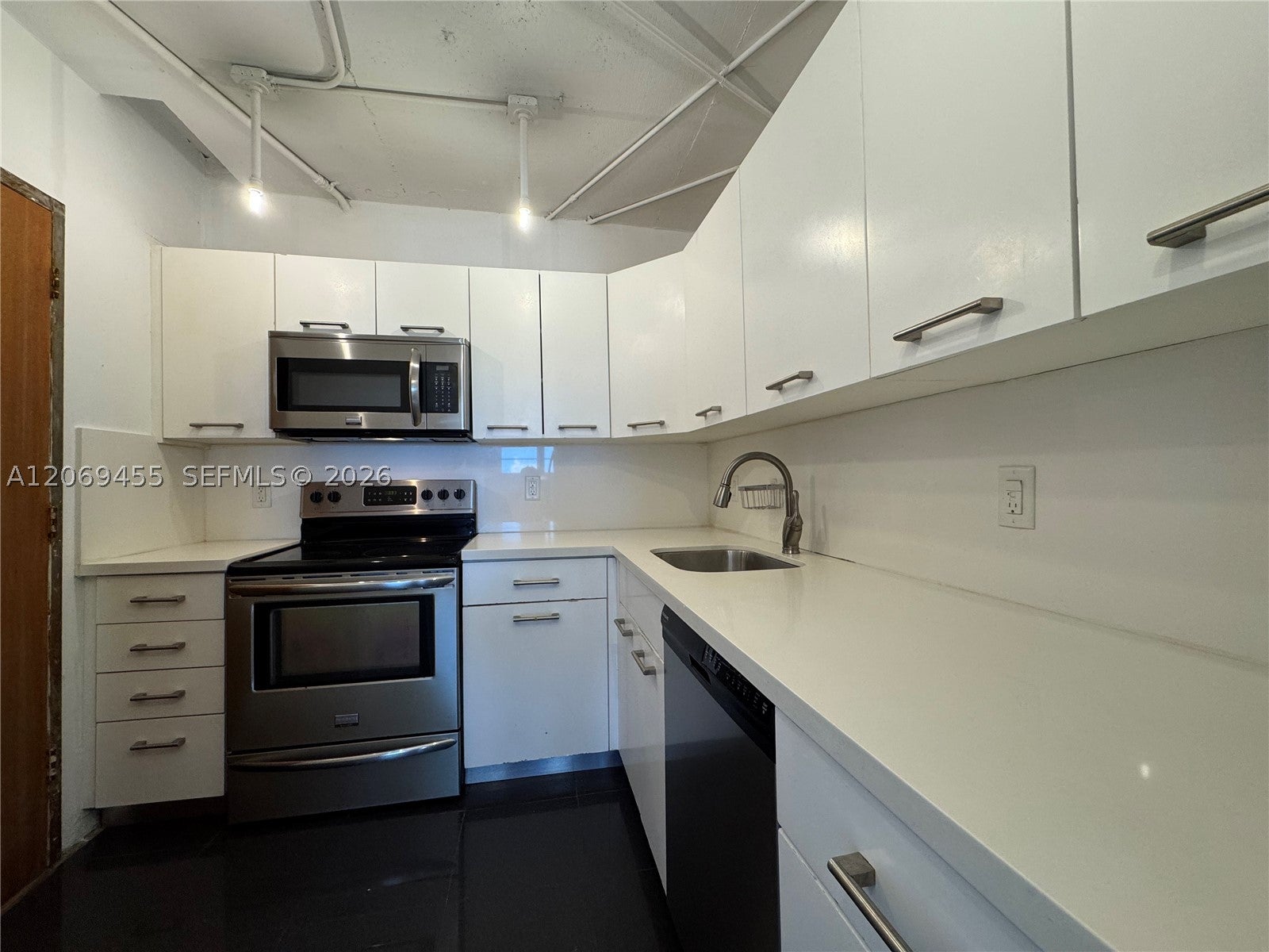 800 West Ave 734