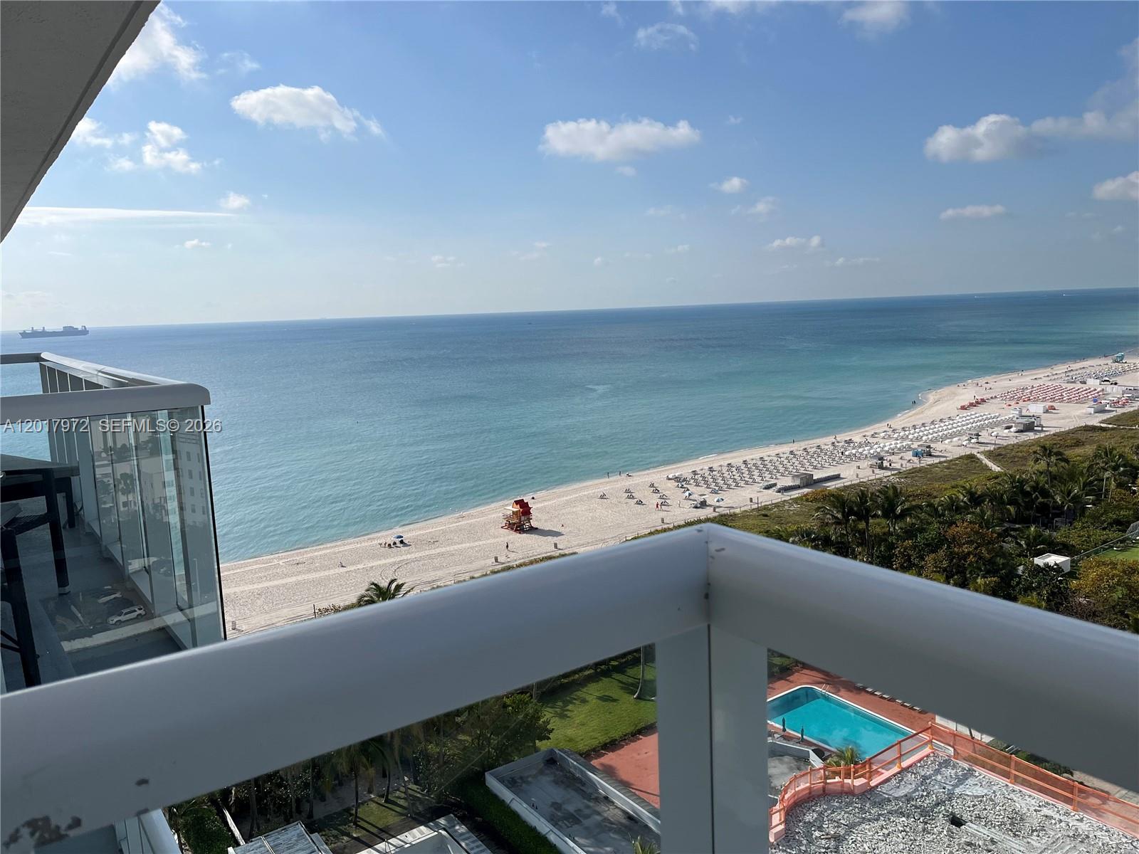 2457 Collins Ave PH-5