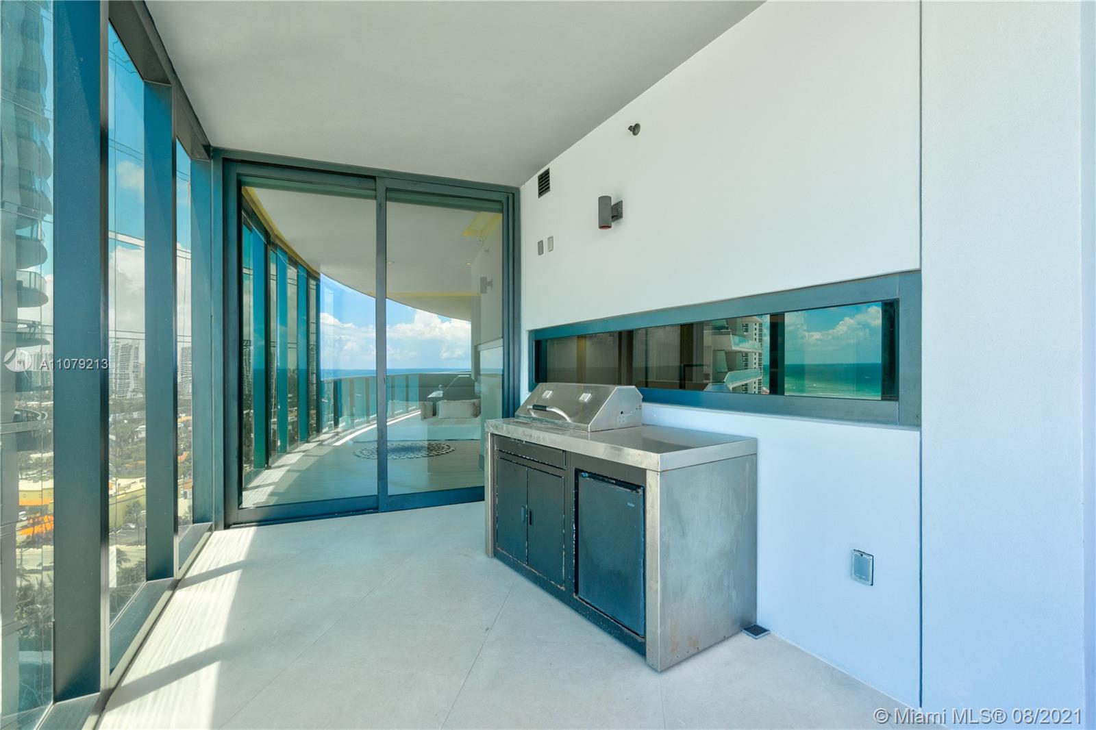 Porsche Design Tower - Residential