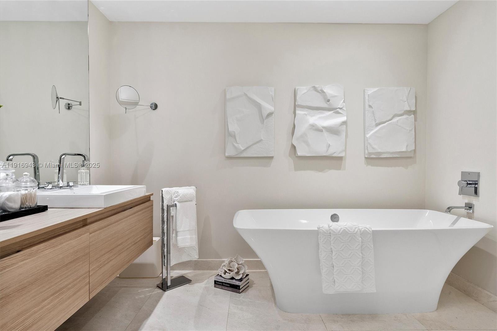 MARINA PALMS RESIDENCES N - Residential