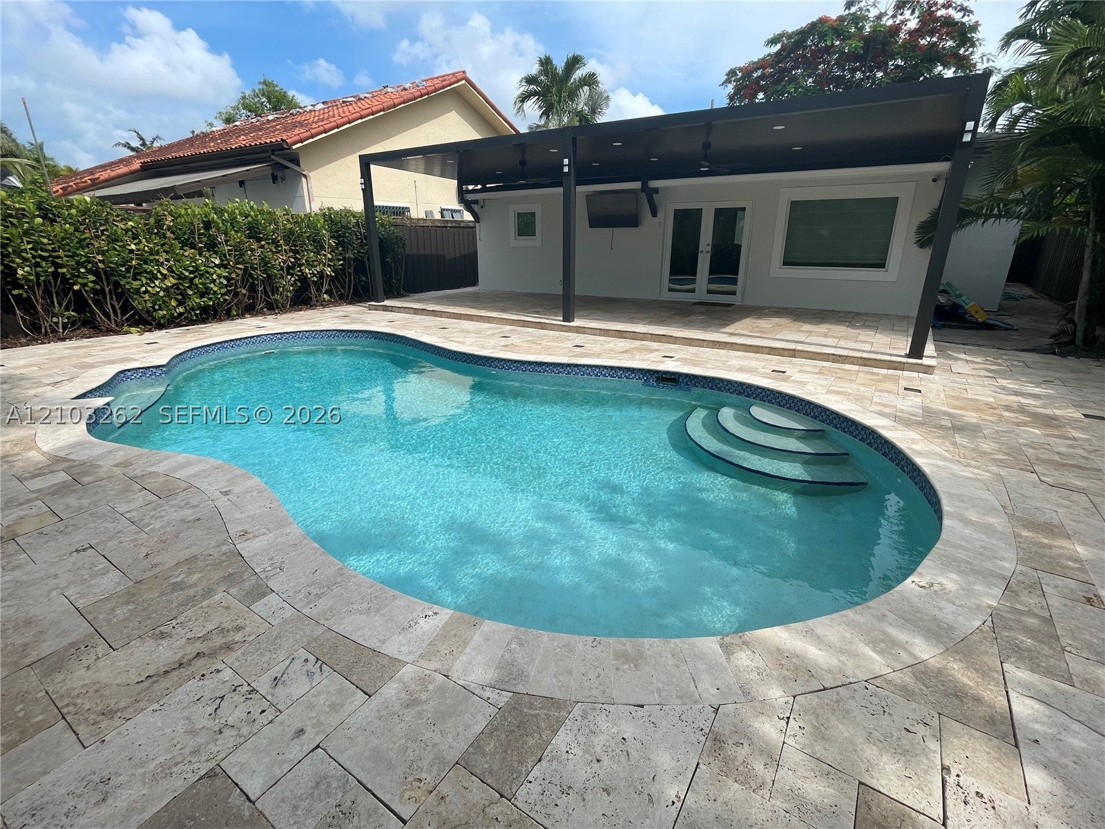 View photos, virtual tours, details... 6129 SW 28th St