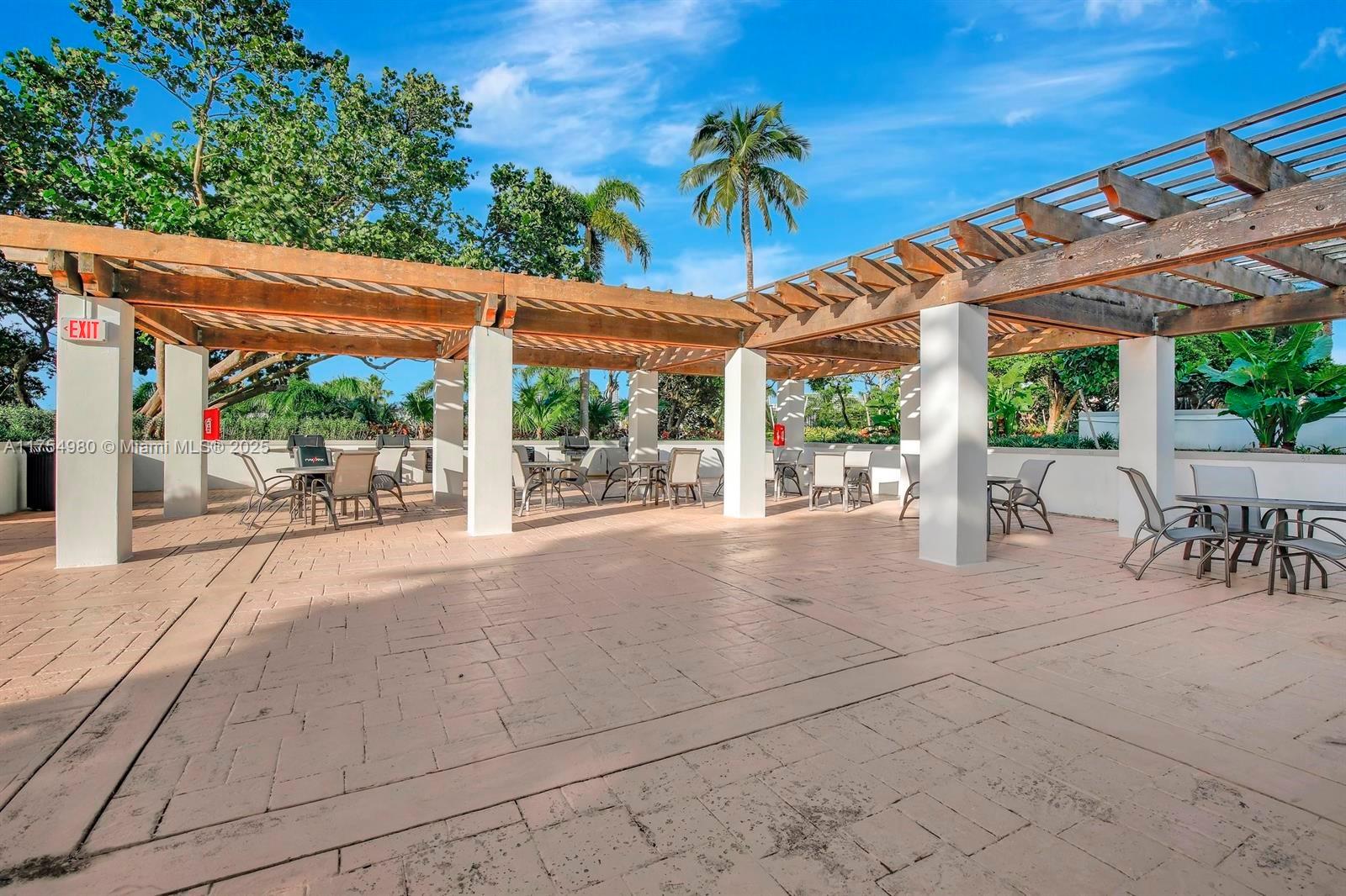 NORTH TOWER AT THE POINT - Residential