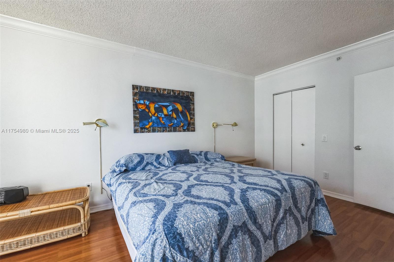 NORTH TOWER AT THE POINT - Residential