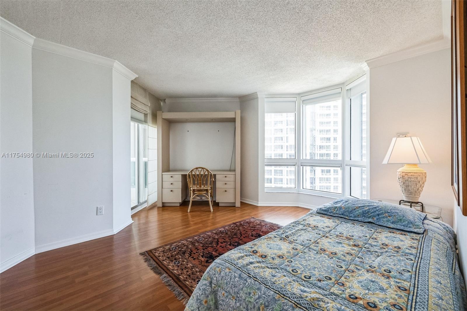 NORTH TOWER AT THE POINT - Residential