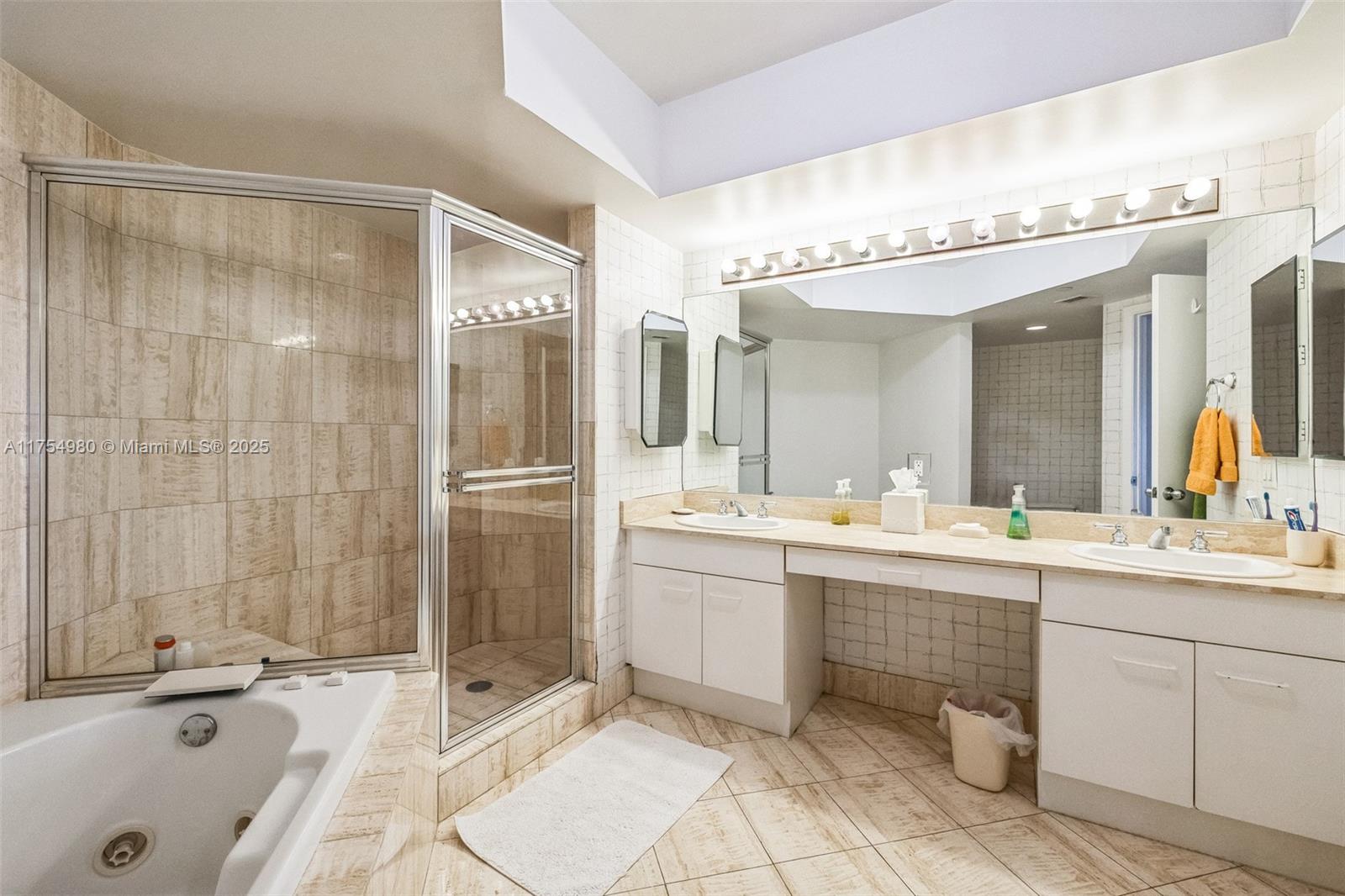 NORTH TOWER AT THE POINT - Residential