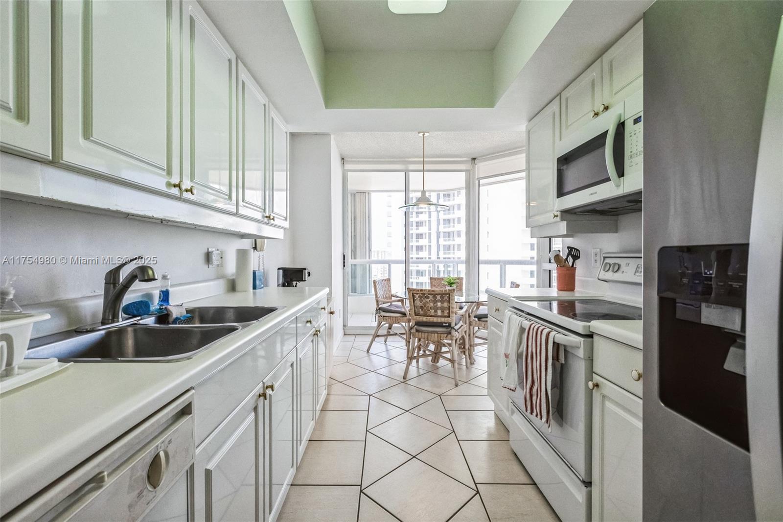 NORTH TOWER AT THE POINT - Residential